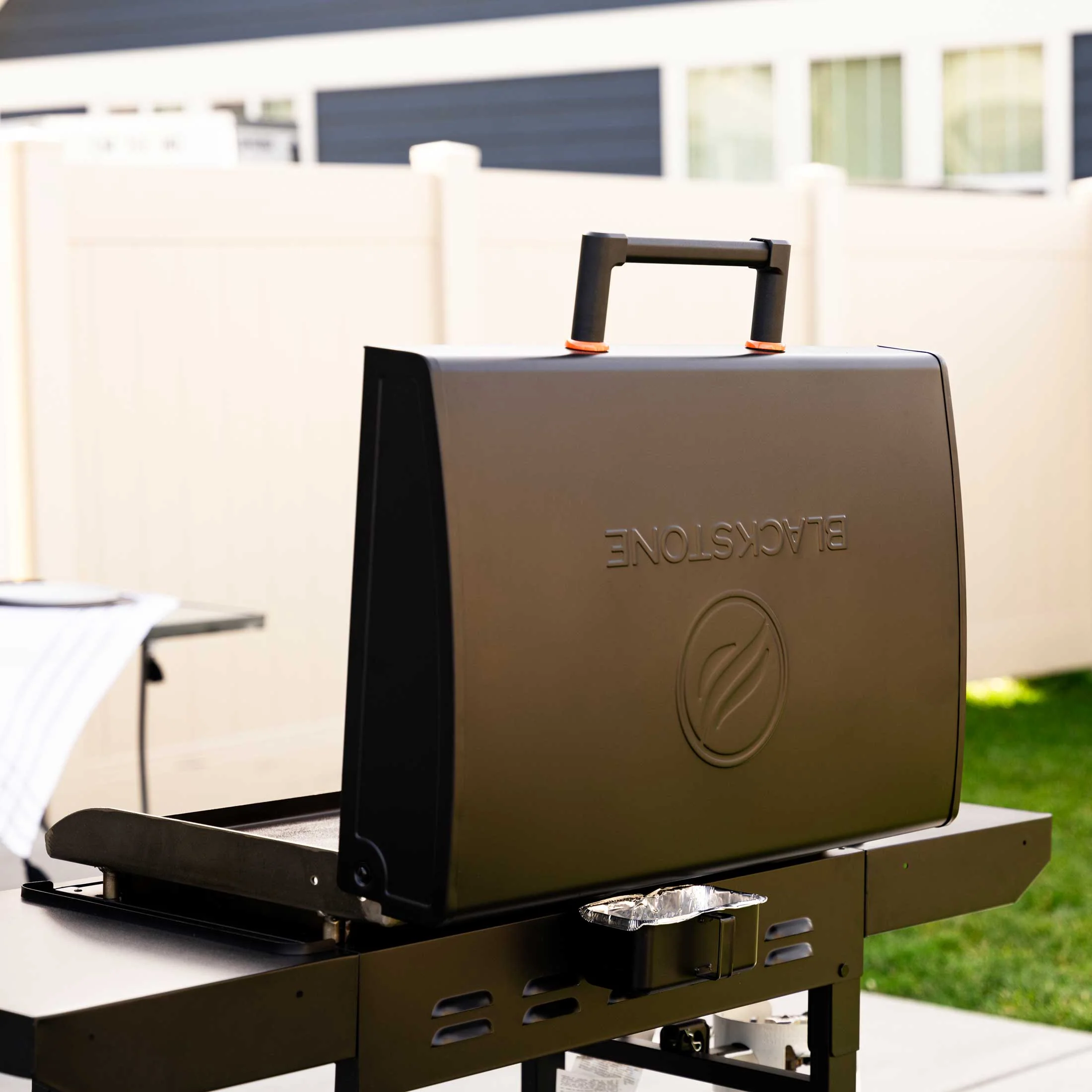 28" Omnivore Griddle with Hood - Image 12